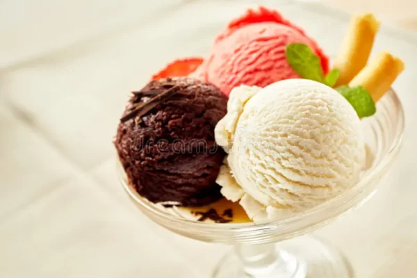 THREE SCOOP CUP