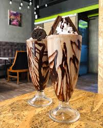 Kit Kat Oreo Shake